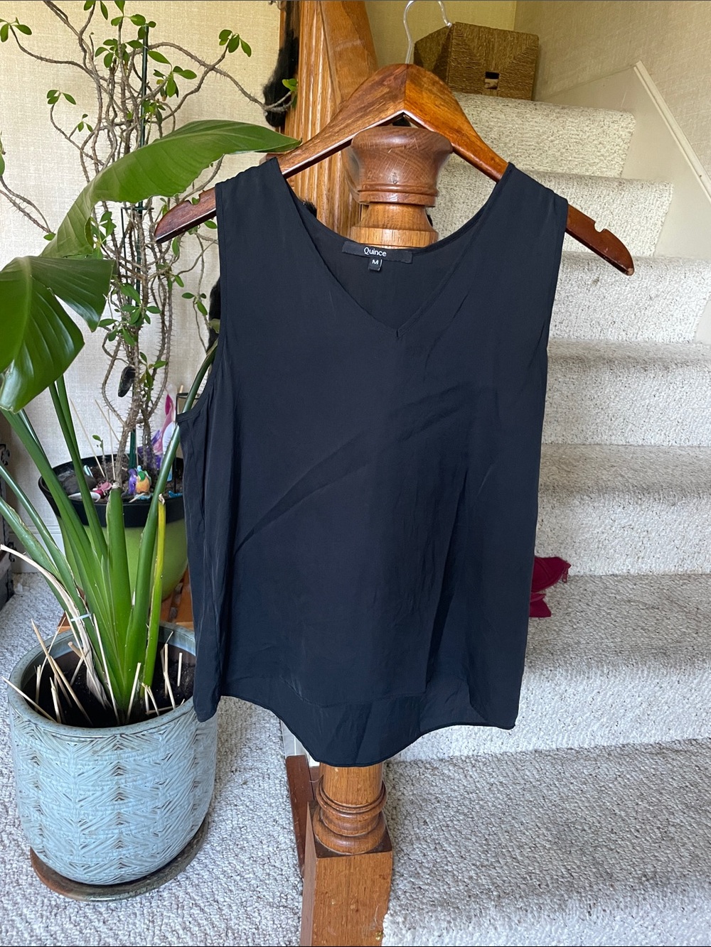 Quince Silk Black V-Neck Sleeveless Camisole